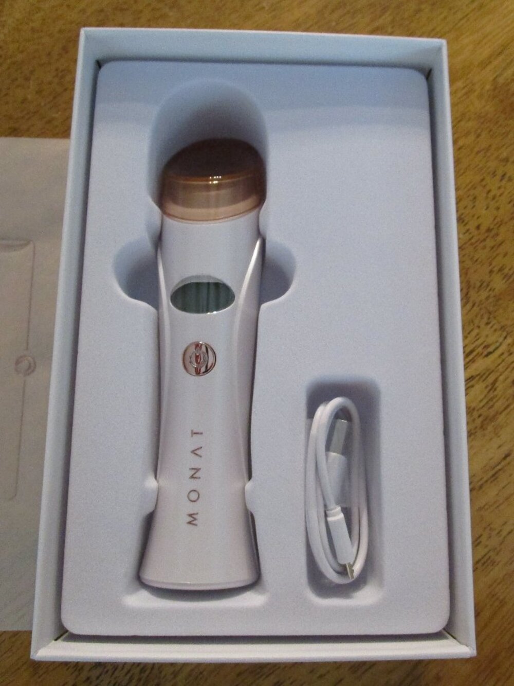 Monat  Hot & Cold Facial Wand New in Box